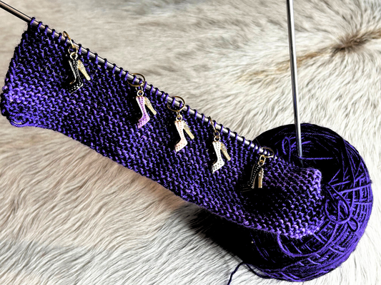 Momma’s Goin’ Out Tonight Stitch Markers